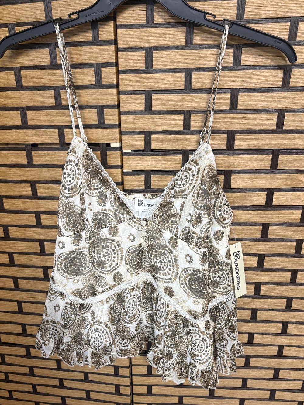 No Boundaries Brown And White Tank Top Size XL